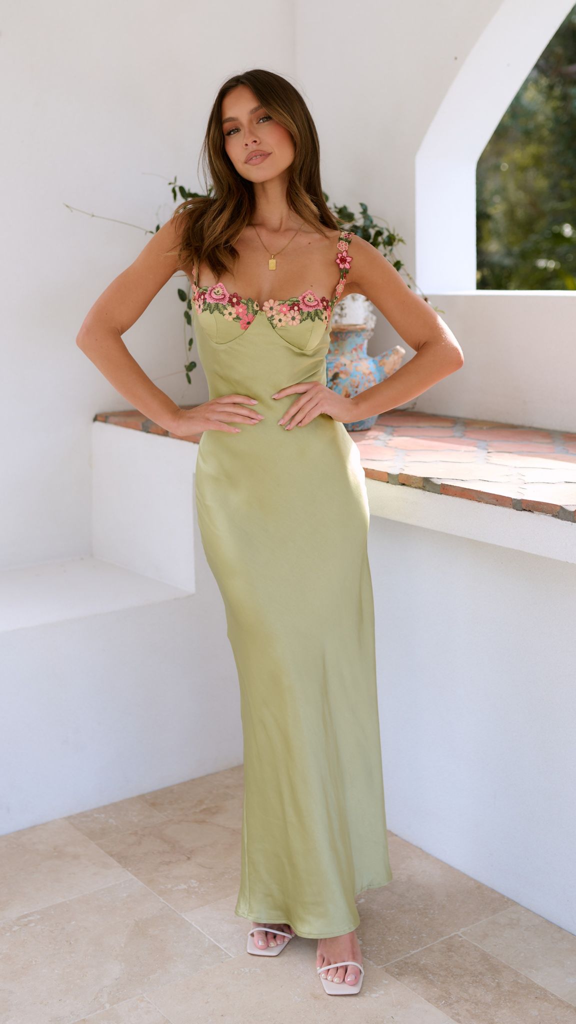 Astrid | Blomstret Maxi Kjole Med Smalle Stropper