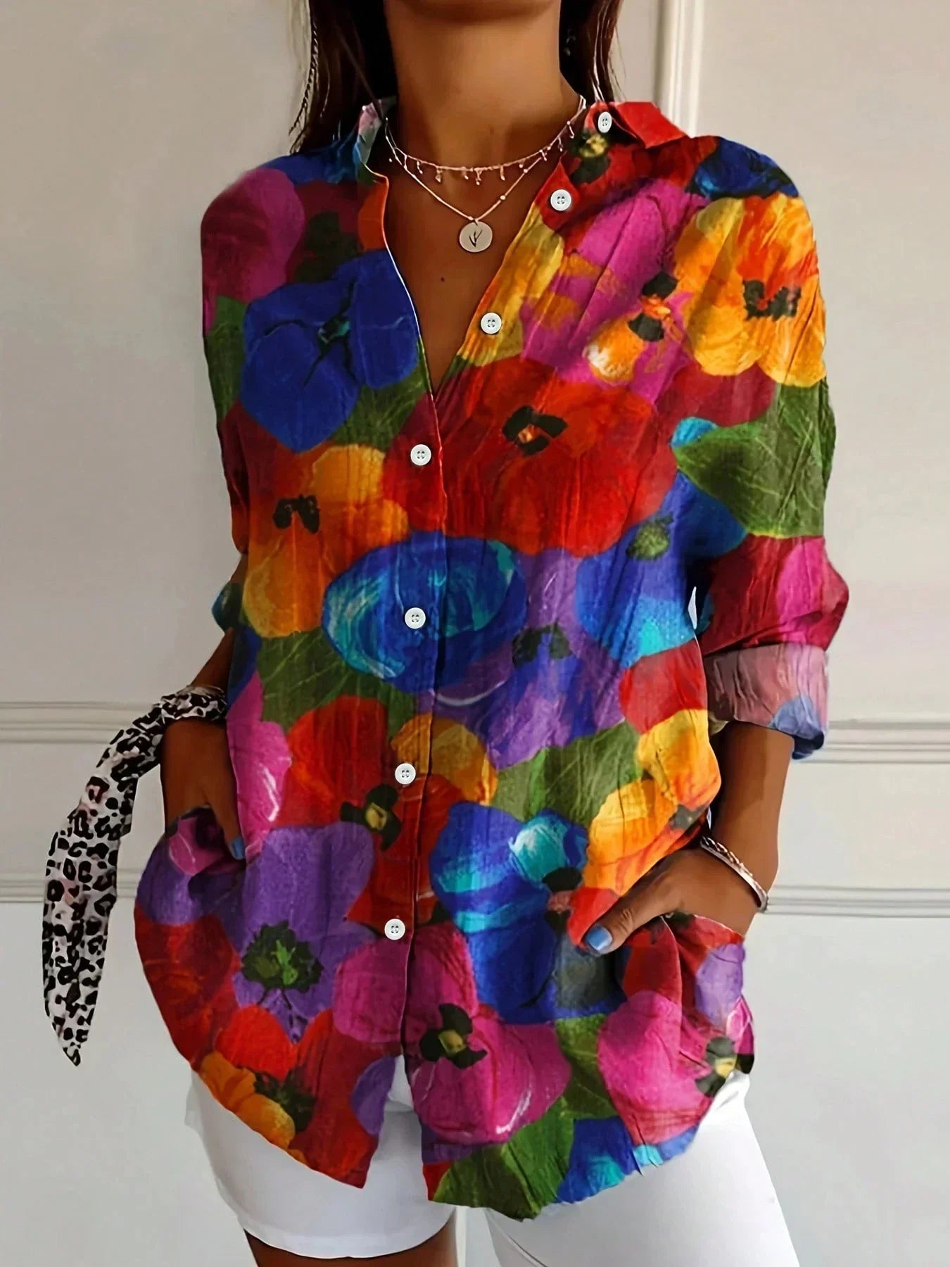 Claudia | Dame Farverig Blomstret Knaplukning Bluse