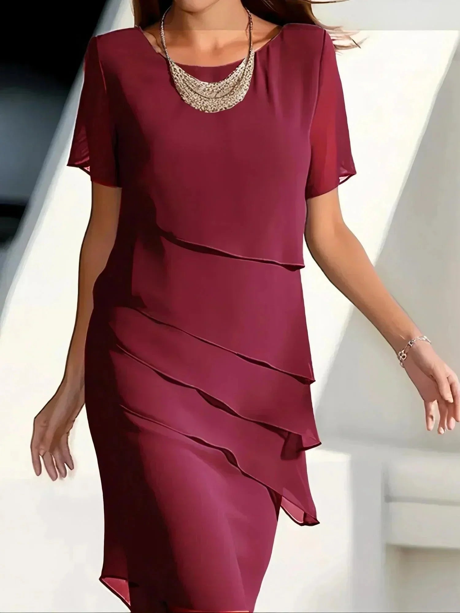 Sara | Elegant Lagdelt Sommerkjole